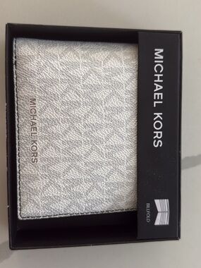 Mason Men's White Patterned Billfold Wallet